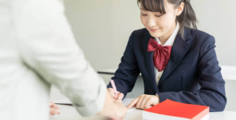 個別指導をしている写真